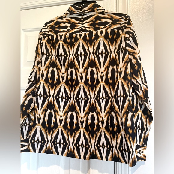 Jones New York women’s gold patterned button down blouse size Large - Picture 2 of 2